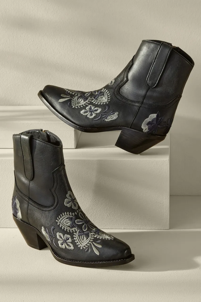 New Diba True Cainsville Embroidered Bootie Shoes