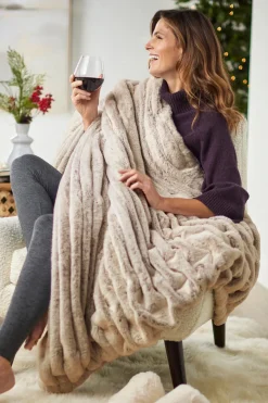 Discount La Parisienne Faux Fur Throw Bedding|Bedding Essentials
