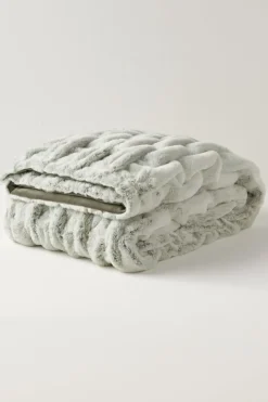 Discount La Parisienne Faux Fur Throw Bedding|Bedding Essentials