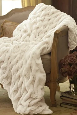 Discount La Parisienne Faux Fur Throw Bedding|Bedding Essentials