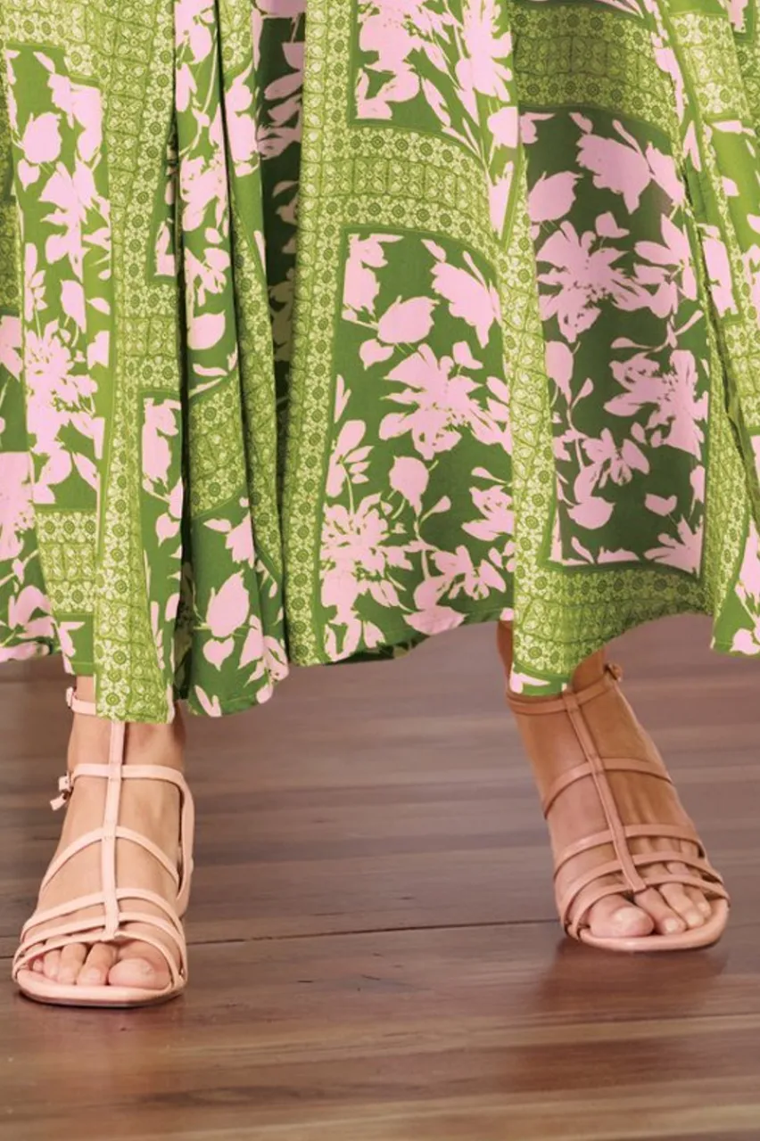 Seychelles Luxurious Strappy Sandal Shoes